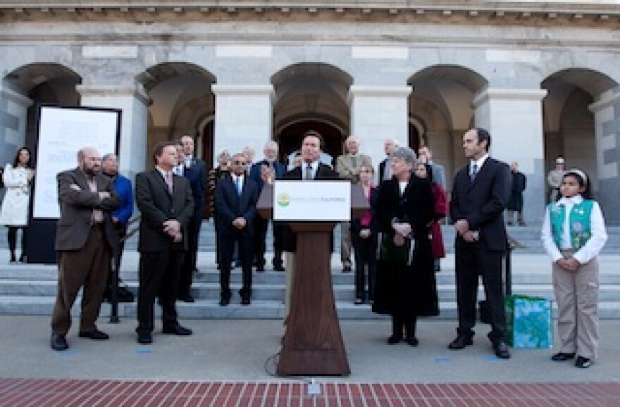 gov-speaking-112910.jpg