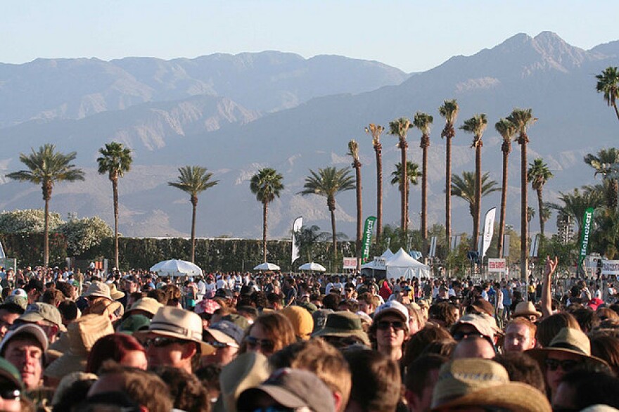 crowd2007.jpg