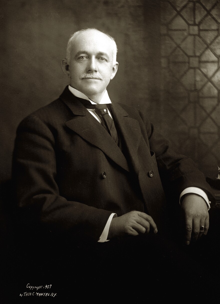Henry E. Huntington in 1907.