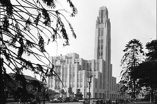 Bullock's Wilshire department store in 1929, soon after it opened. It thrived for half a century.