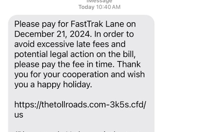 A screenshot of a scam text requesting the recipient pay an outstanding toll fee and sharing a fraudulent link.