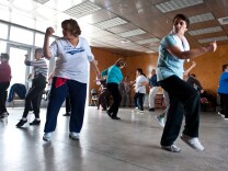 Las Abuelas del Parque is an exercise group for senior citizens. The class meets in Cypress Park.