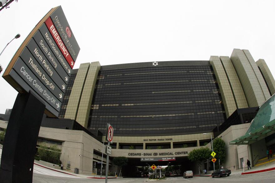 View of the Cedars Sinai Hospital in Los Angeles, California, 04 January 2008, where Britney Spears was being evaluated after being taken from her home by paramedics following the latest twist to the troubled pop star's custody battle. AFP PHOTO GABRIEL BOUYS (Photo credit should read GABRIEL BOUYS/AFP/Getty Images)