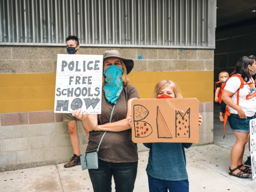 5eea89575d47150008b4b136-eight.jpg