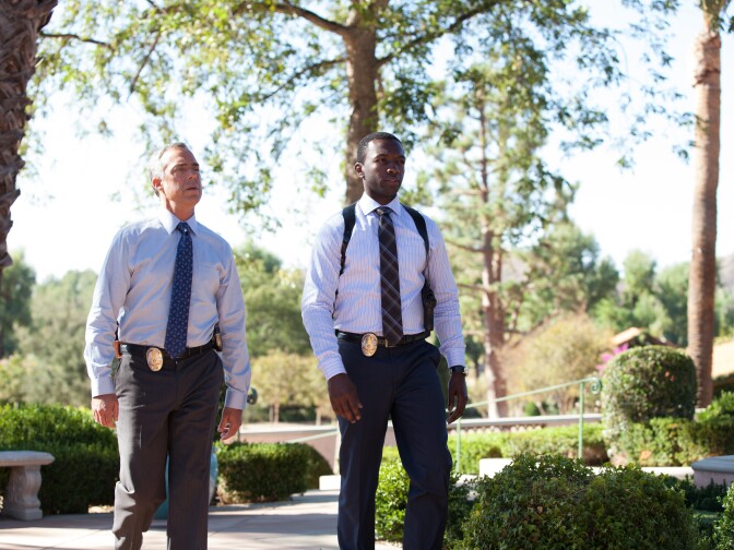 (L to R): Titus Welliver as Harry Bosch, Jamie Hector as Jerry Edgar.