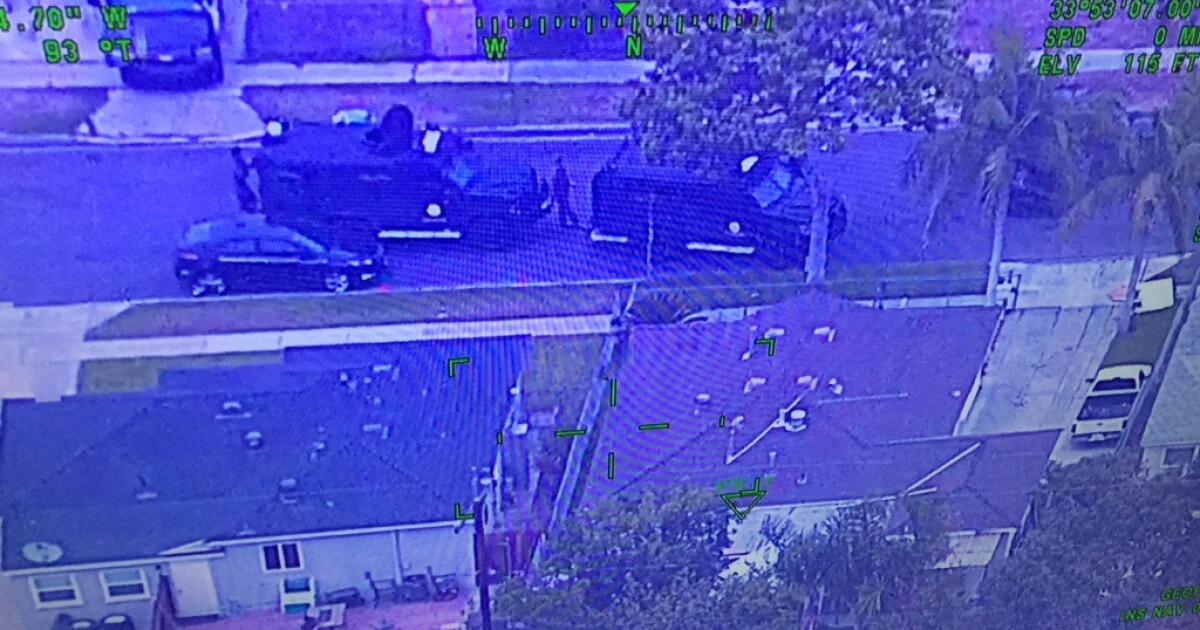 Updates: 2 LA sheriff's deputies shot, suspect in custody | LAist