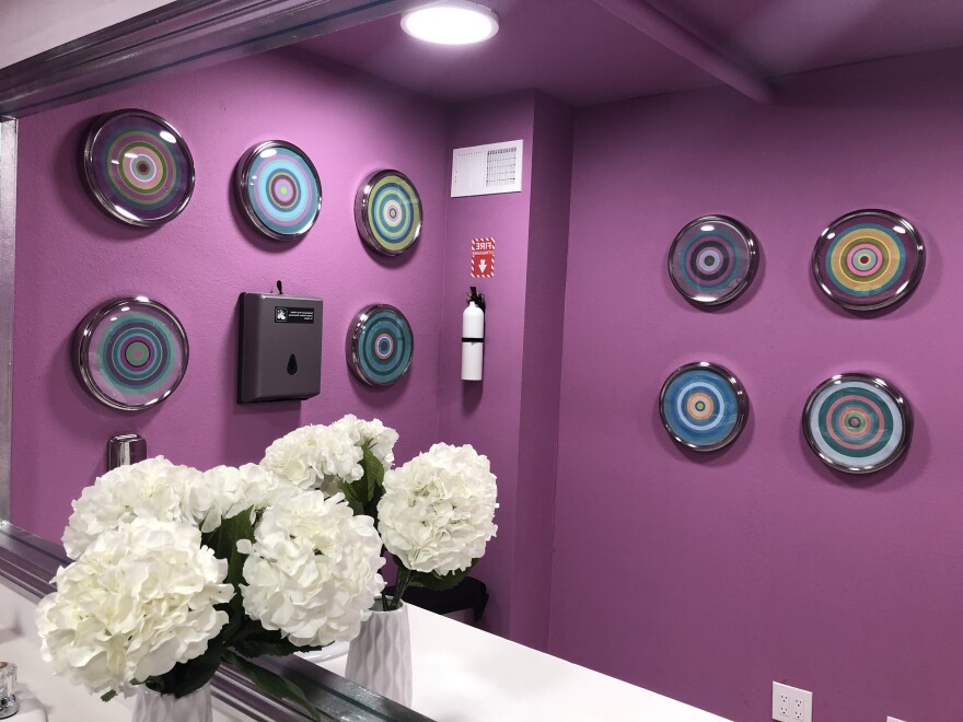 The bathroom selfie room at the Museum of Selfies offers no reflection, but does cause one to reflect.