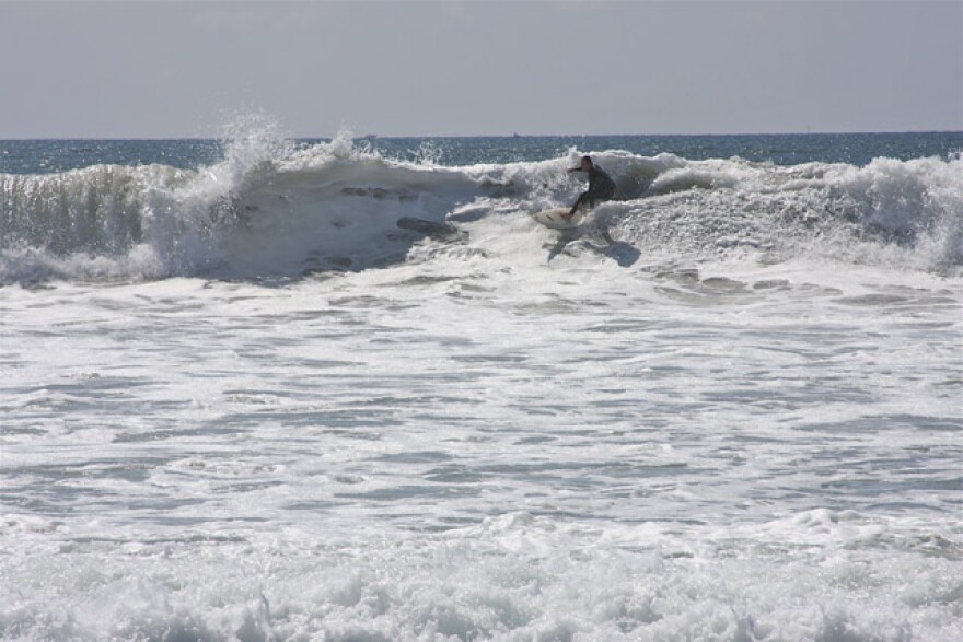 surfing_elporto_beach.jpg
