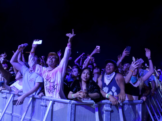 INDIO, CA - APRIL 15:  Festivalgoers attend the Outdoor Stage during day 2 of the Coachella Valley Music And Arts Festival (Weekend 1) at the Empire Polo Club on April 15, 2017 in Indio, California.  (Photo by Frazer Harrison/Getty Images for Coachella)