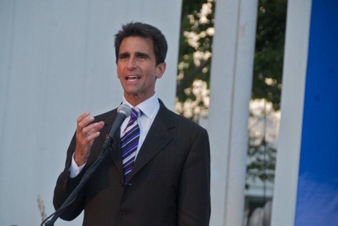 State Senator Mark Leno proposed SB-649 to ease the sentencing for cocaine and heroin possession.