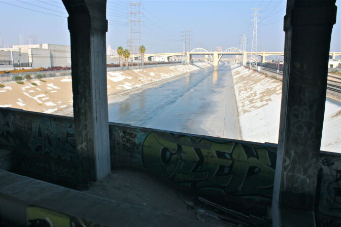 View north along the L.A. River toward the 6th Street Bridge.