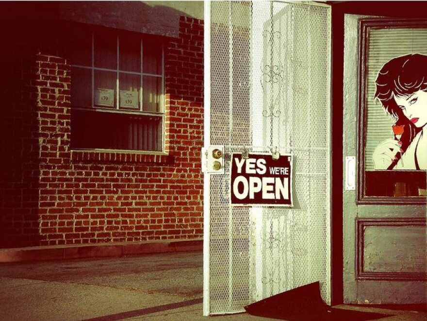 yes-open-store-sign-salon.jpg