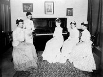 USC music students in 19th century photo.