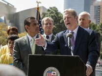 Former Vice President Al Gore congratulated Los Angeles on its initiative to rid itself of reliance on coal as a power source during a press conference outside the Los Angeles Department of Water and Power's John Ferraro Building, March 22. The decision by Mayor Antonio Villaraigosa to eliminate Los Angeles' reliance on coal by 2025 grew out of an initiative by the Sierra Club, an environmental organization.