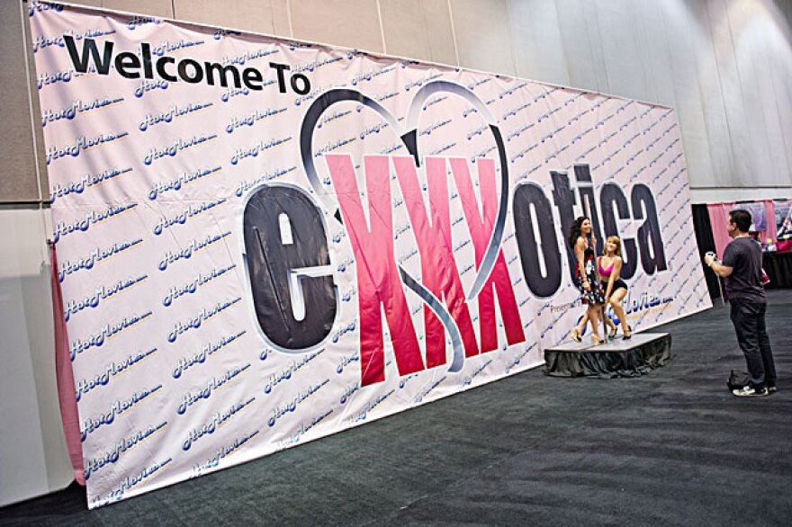 exxxotica.jpg