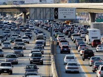 LOS ANGELES, CA - NOVEMBER 23:  Traffic comes to a stand still on the northbound and the southbound lanes of the Interstate 405 freeway near Los Angeles International Aiprort  on November 23, 2011 in Los Angeles, California. Orbitz named LAX as the nation's busiest airport for 2011 Thanksgiving travel.  (Photo by Kevork Djansezian/Getty Images)
