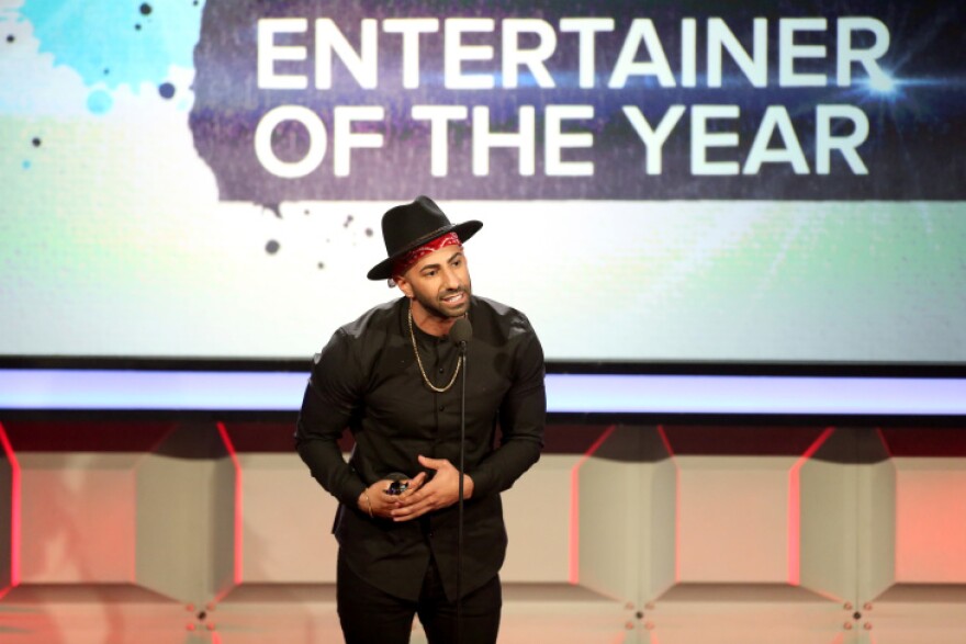 Fousey wins a Streamy