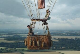 Eddie Redmayne and Felicity Jones in THE AERONAUTS
Photo: Courtesy of Amazon Studios