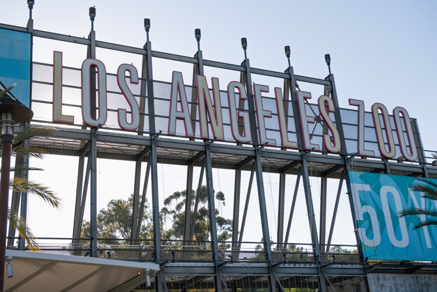Image of the LA Zoo sign outside the gates.