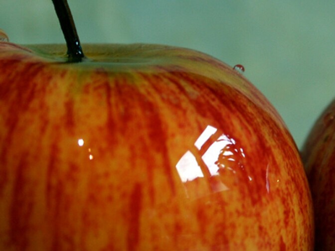 Apples and other fruits rich in anthocyanins may reduce a person's risk of diabetes