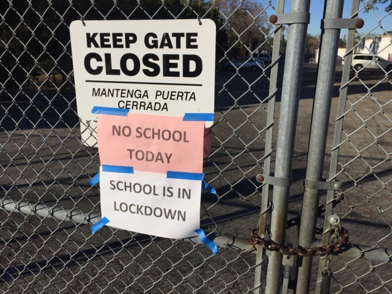 A closure announcement at Rio Vista Elementary in North Hollywood as LAUSD schools close following a threat on Tuesday, Dec. 15, 2015.