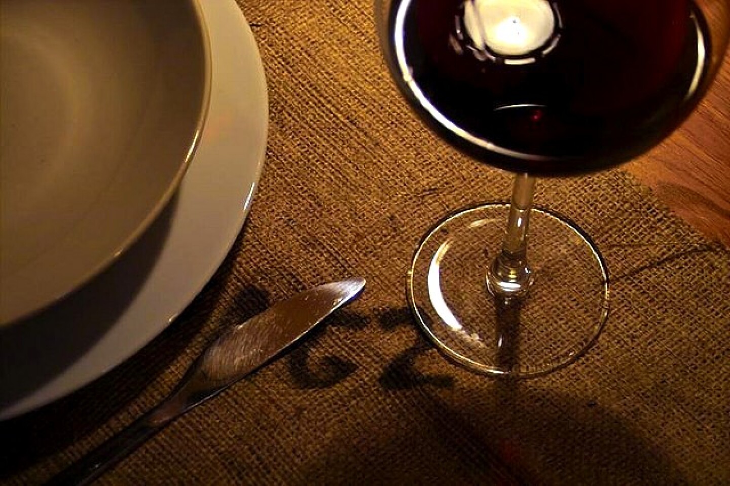 place-setting-wine.jpg