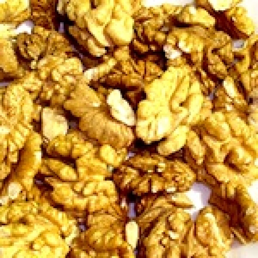shelled_walnuts.jpg
