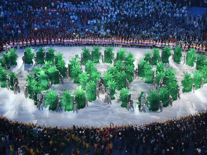 Olympic rings are displayed by the Brazilian delegation during the opening ceremony of the Rio 2016 Olympic Games at the Maracana stadium in Rio de Janeiro on August 5, 2016. / AFP / Antonin THUILLIER        (Photo credit should read ANTONIN THUILLIER/AFP/Getty Images)