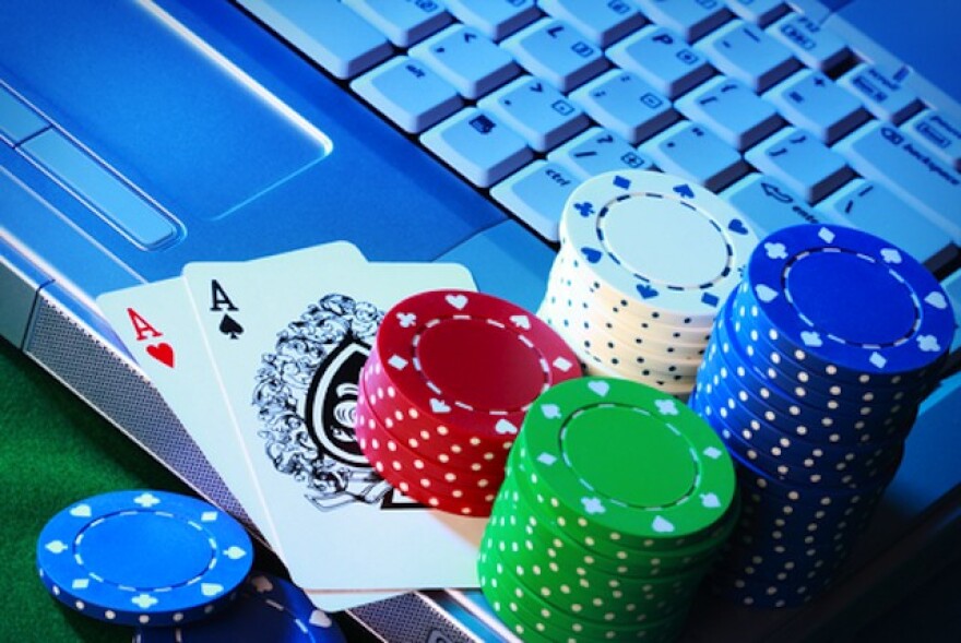 online_poker_shutterstock.jpg