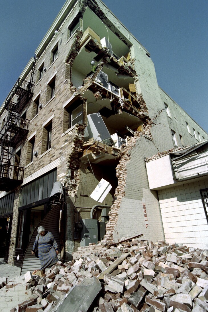 northridge mall earthquake