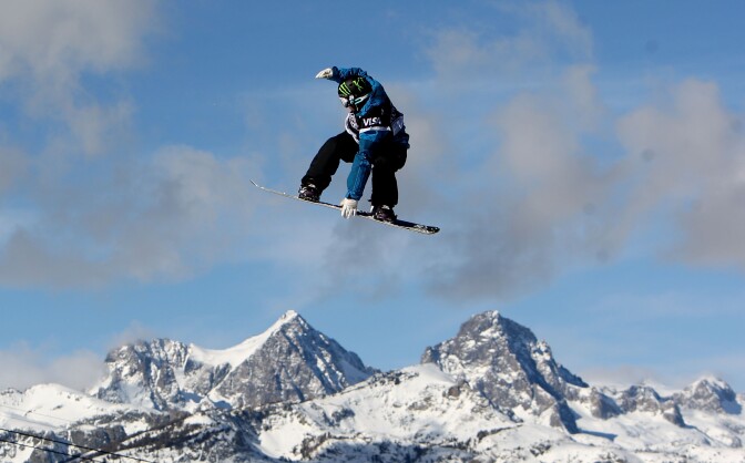 MAMMOTH, CA - JANUARY 10:  Nicholas Sibayan competes during the finals of the slopestyle portion  of the 2010 U.S. Snowboarding Grand Prix on January 10, 2010 at Mammoth Mountain ski resort in Mammoth Lakes, California.  (Photo by Jed Jacobsohn/Getty Images) *** Local Caption *** Nicholas Sibayan