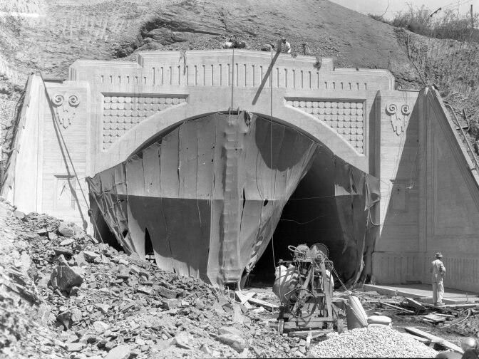 A 650-foot tunnel was built at the crest of Sepulveda Boulevard, opening in 1930 and providing a link between the West San Fernando Valley and the L.A. basin.