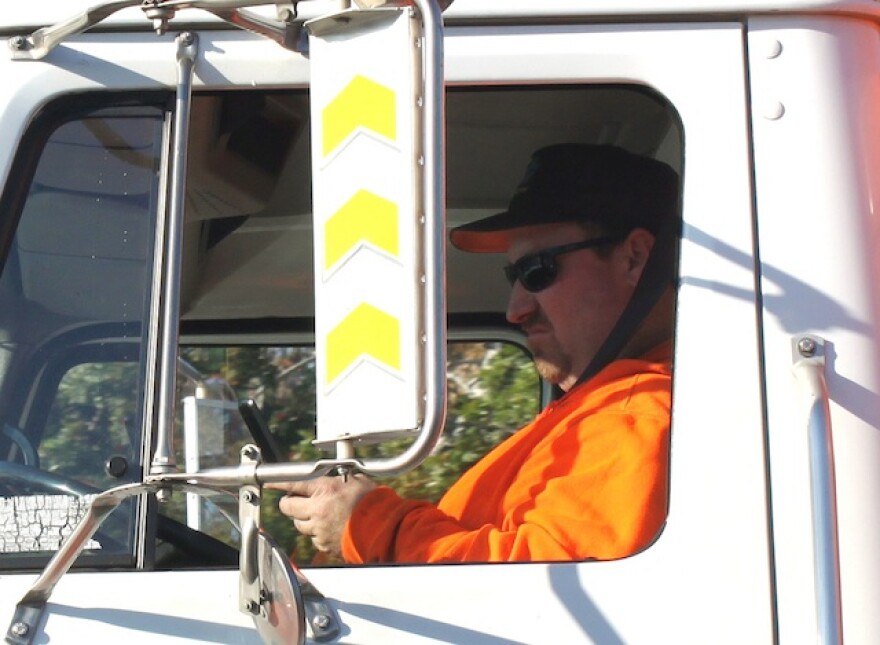 texting-driving-increase-study.jpg