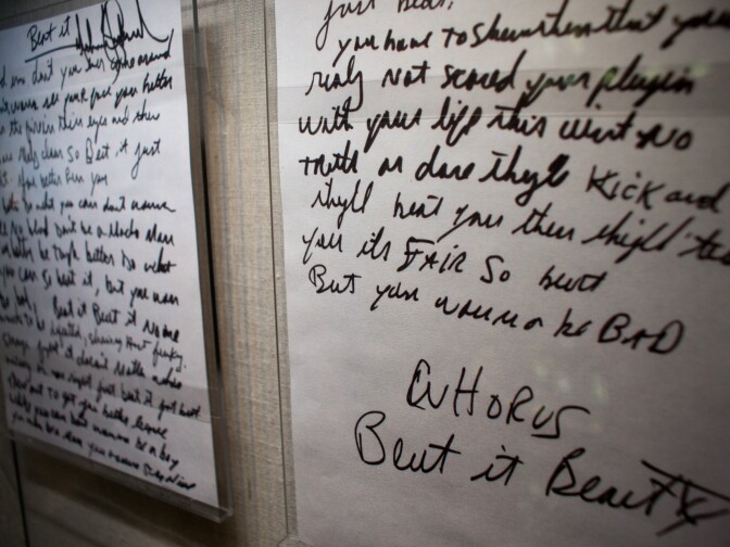 Original lyrics to "Beat it."