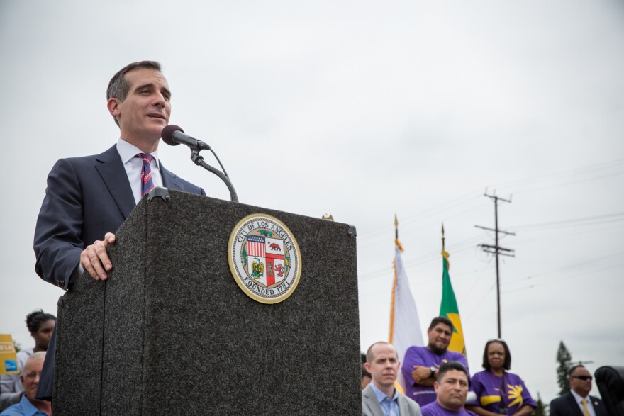 Los Angeles mayor Eric Garcetti says he will block new measures making it easier for LAPD to dismantle homeless encampments.
