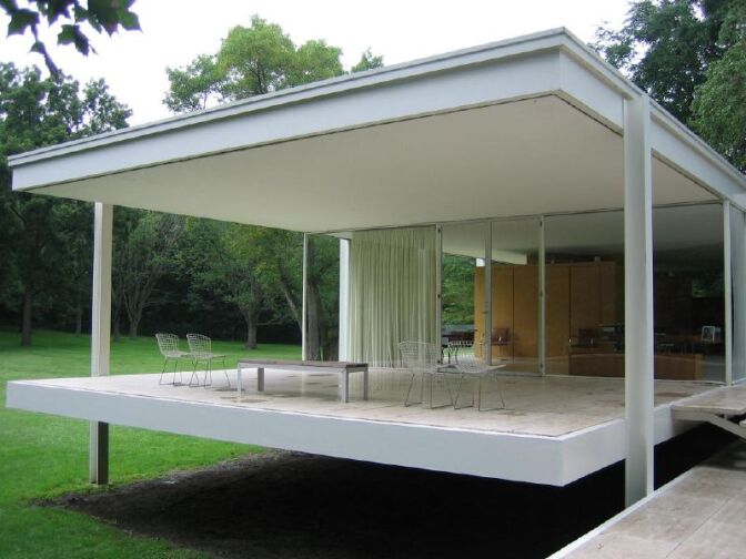 The Farnsworth House, located in Plano, Illinois, was designed by Mies van der Rohe in 1945.