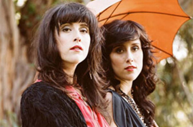 Chandra and Leigh Watson and no, they're not telepathic!