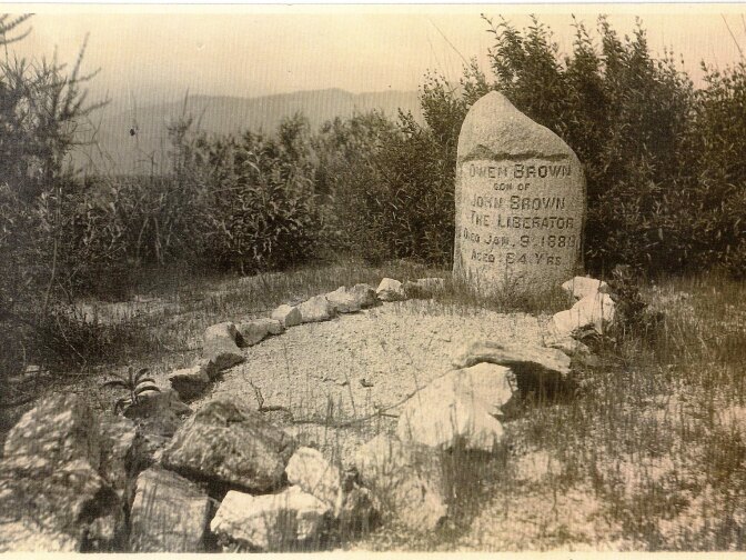 Owen Brown's grave, photographed in 1907