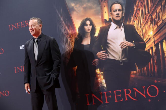 BERLIN, GERMANY - OCTOBER 10:  Tom Hanks attends the German premiere of the film 'INFERNO' at Sony Centre on October 10, 2016 in Berlin, Germany.  (Photo by Sean Gallup/Getty Images for Sony Pictures)