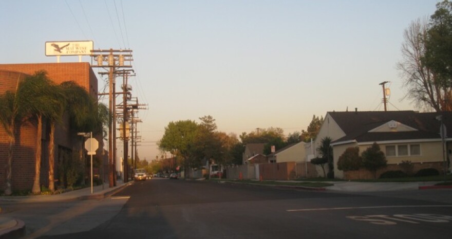 shermanoaks-vannuys.JPG
