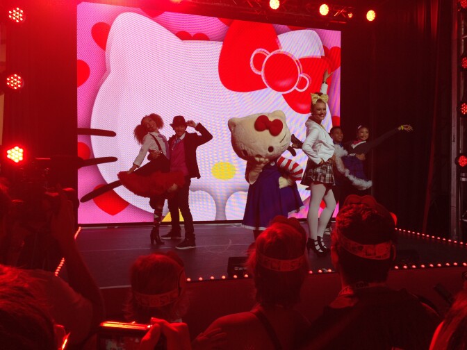 Fans were treated to regular stage shows featuring Hello Kitty and her dancers.