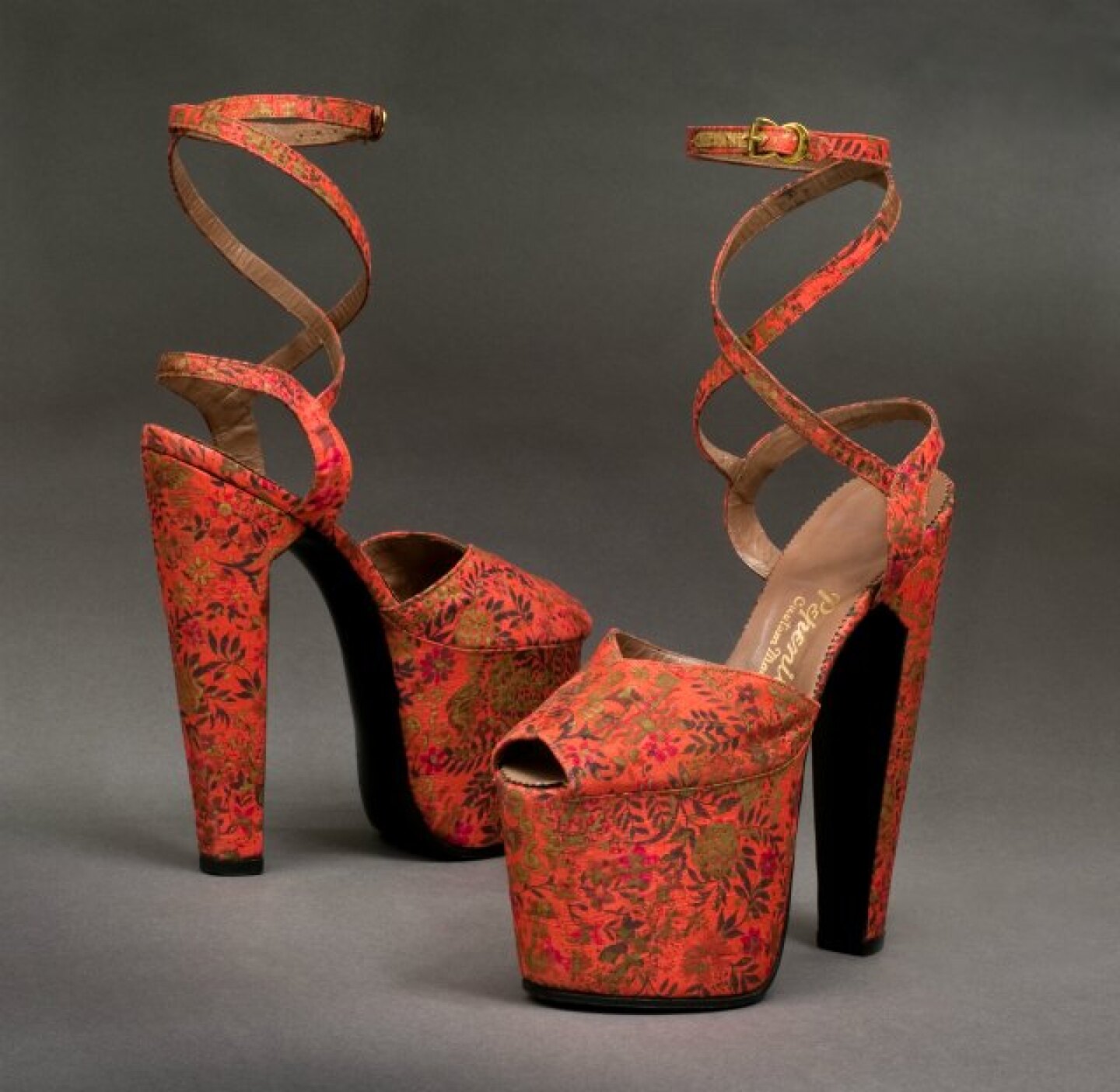 Mae_West_shoes.jpg