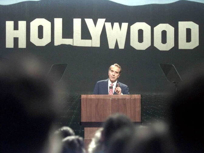 US Republican presidential candidate Bob Dole delivers a speech on Hollywood's movie making values on a sound stage at 20th Century Fox in Los Angeles on July 30, 1996.
.
