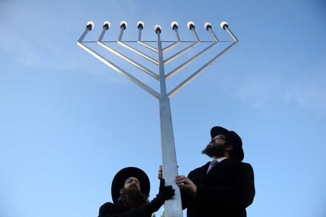 For once in many lifetimes, November 28, 2013 marks Thanksgiving and the start of Hanukkah. 