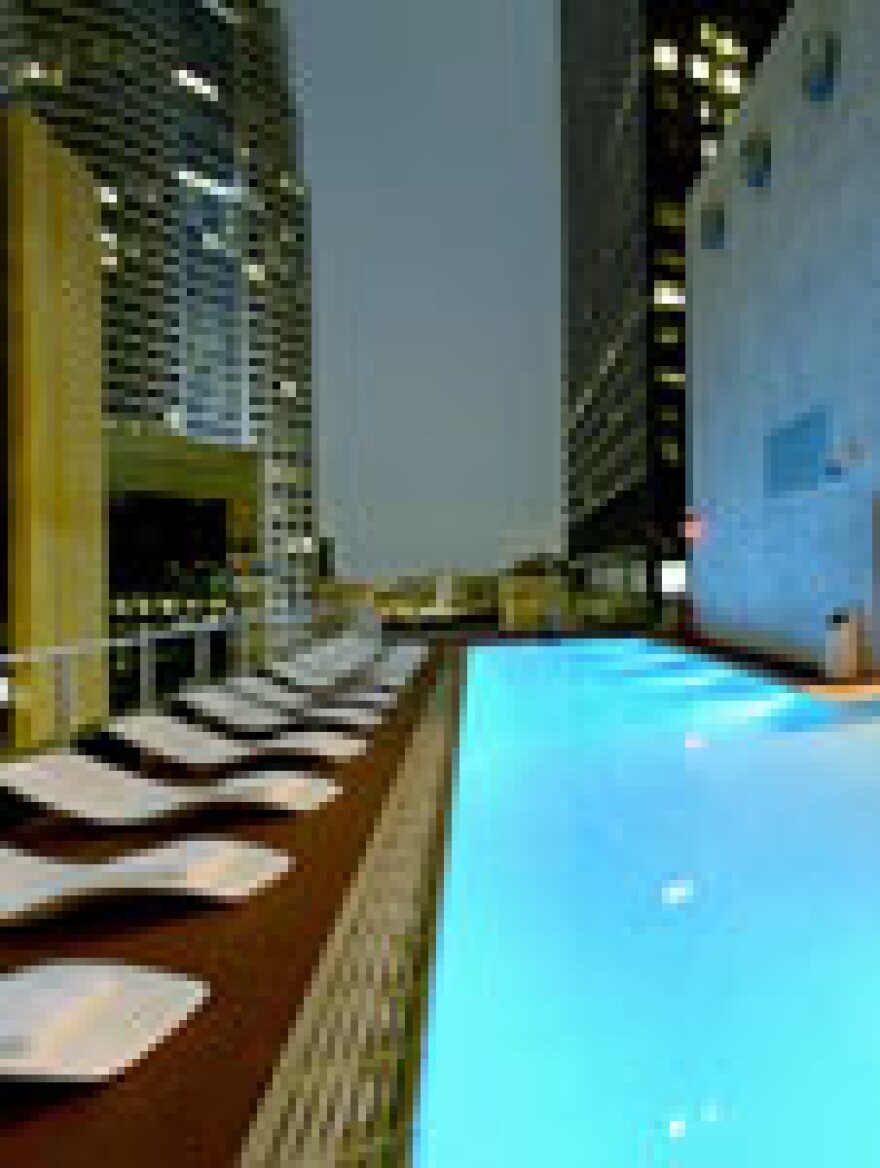 standard-hotel-pool.jpg