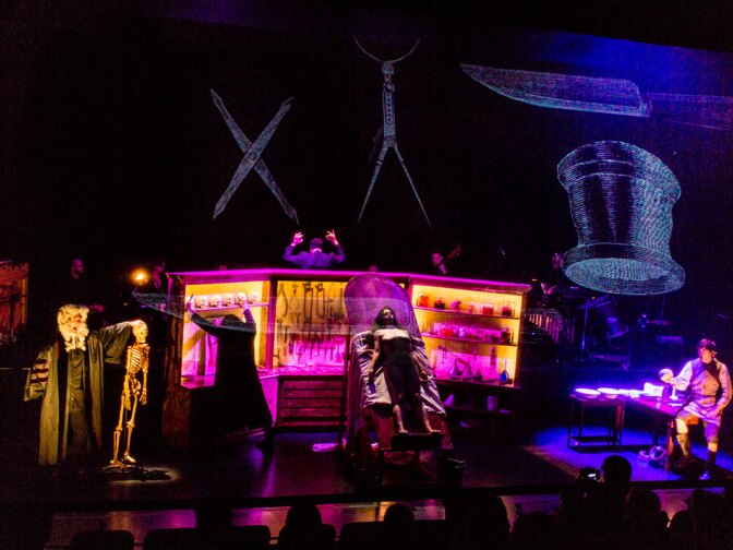 Playing the role of the murderous Sarah Osborne, Peabody Southwell spends much of the production naked and deceased. 