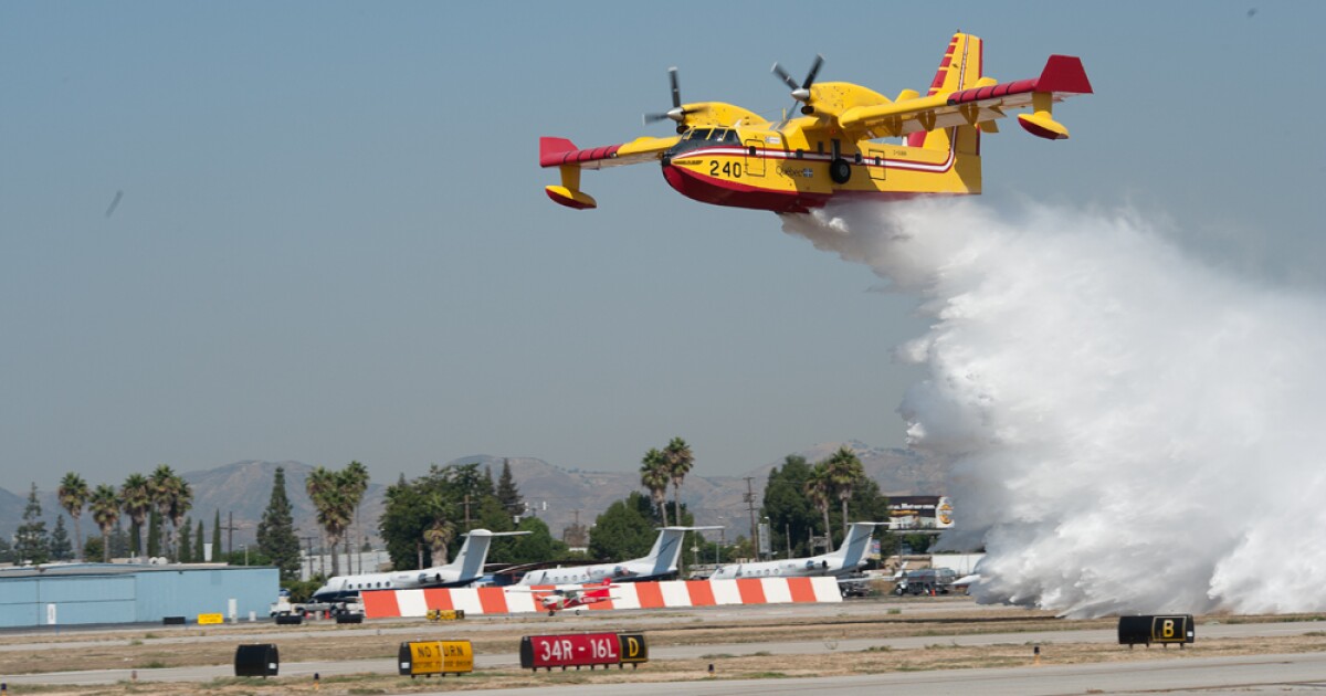 Super Scooper firefighting planes return to LA | LAist