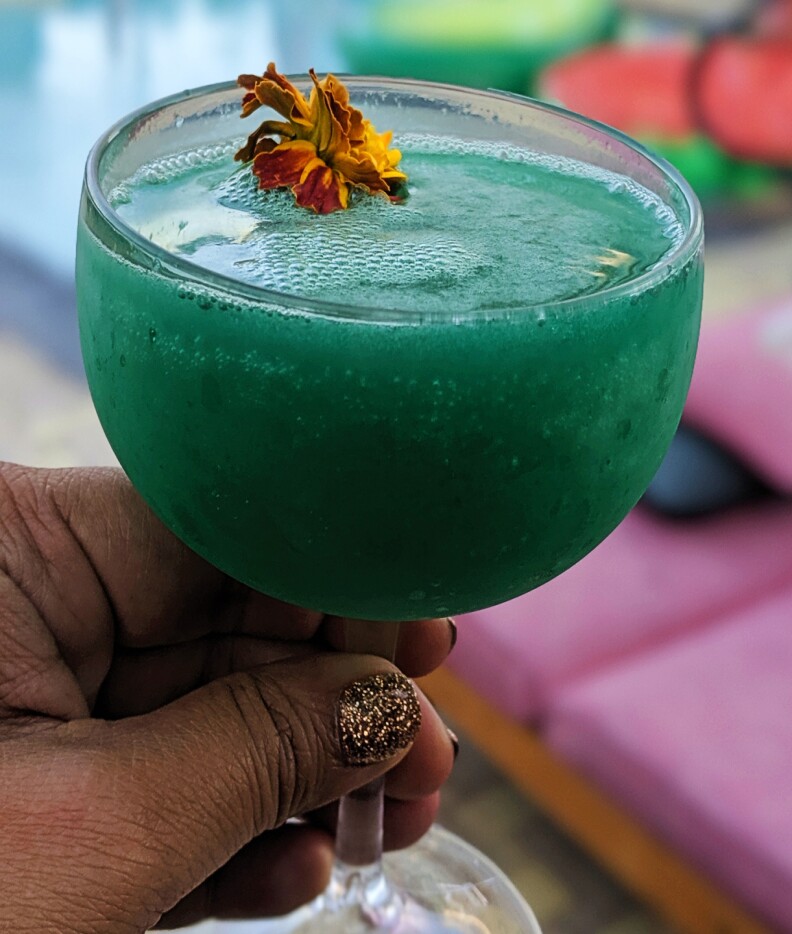 ROOFTOP BARS Broken Shaker