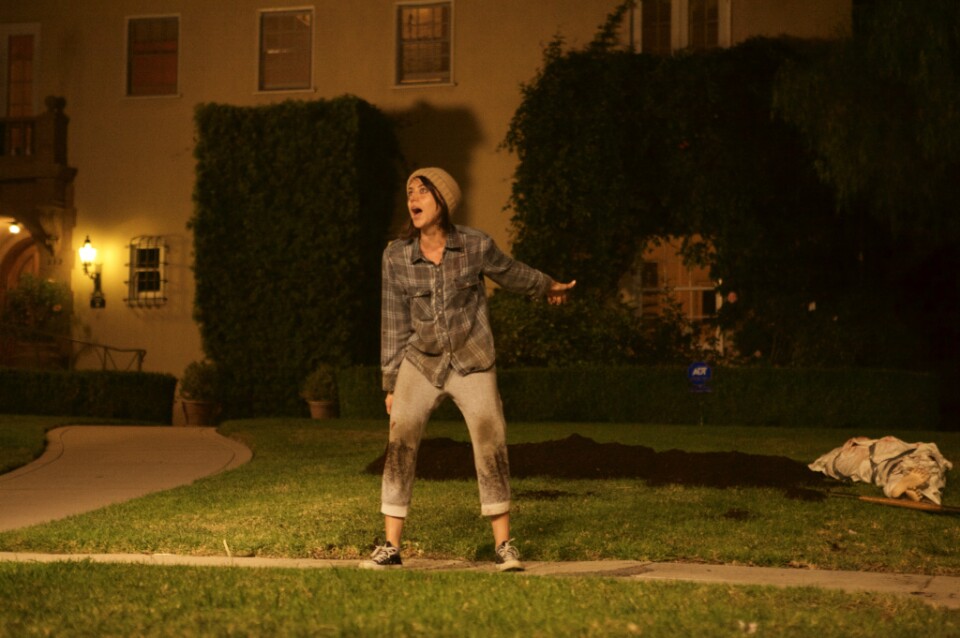 On their tour of Hollywood, "Crash Test" catches Aubrey Plaza burying a body in her front yard.
