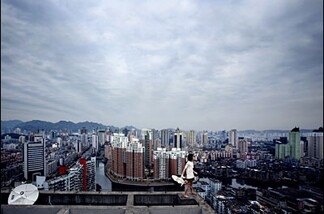 Chinese Artist take a leap of faith. (Artist Chen Wei's Countless Unpredictable Stand, No. 1)